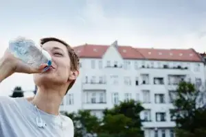 beber água eliminar gordura no figado